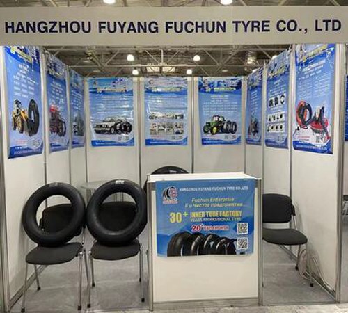 ผู้ผลิตยางในอายุ 32 ปีโชว์ความแข็งแกร่งที่งานนิทรรศการยางและยางนานาชาติของรัส...